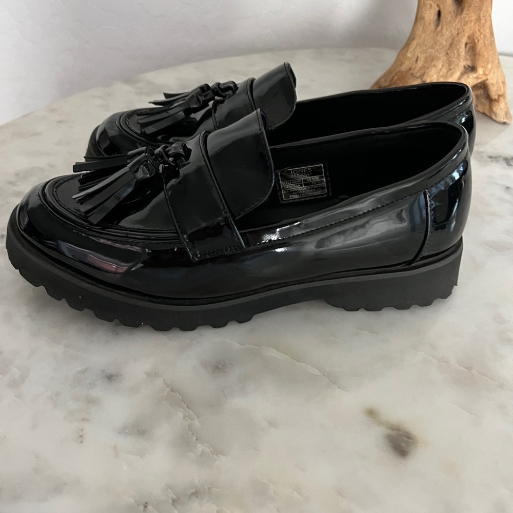 Womens brand new loafers size 7.5 jones new york